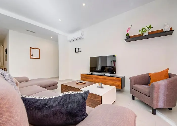 Beautiful 3br Gem In The Heart Of St Julians Lejlighed