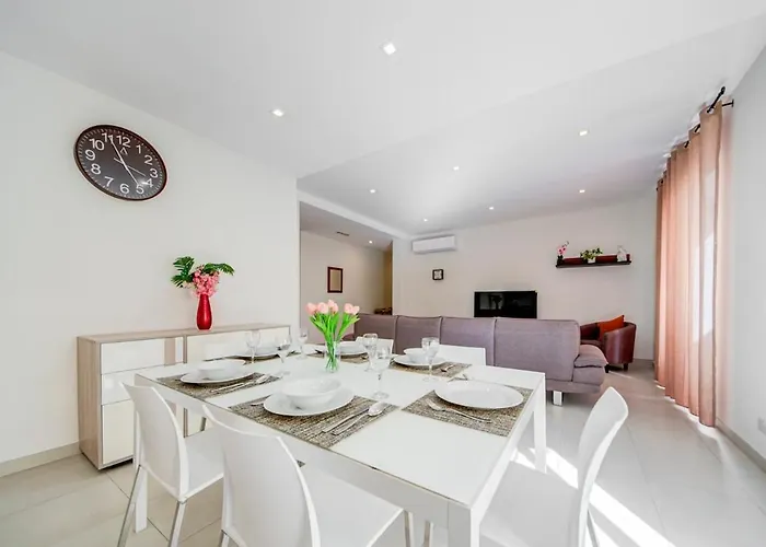 Beautiful 3br Gem In The Heart Of St Julians Lejlighed *