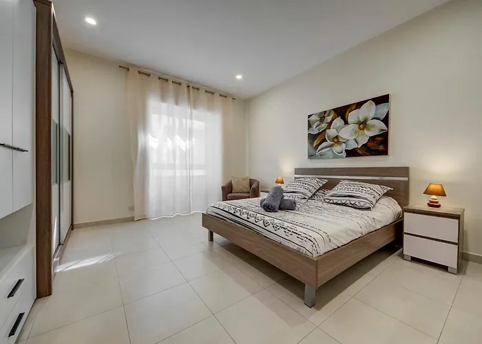 Beautiful 3br Gem In The Heart Of St Julians Lejlighed Saint Julian's