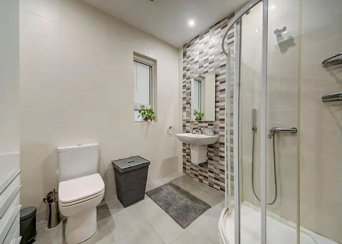 Beautiful 3br Gem In The Heart Of St Julians Lejlighed