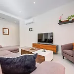 Beautiful 3br Gem In The Heart Of St Julians 아파트