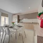 Apartman Beautiful 3br Gem In The Heart Of St Julians *