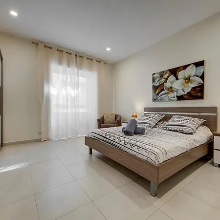 Beautiful 3br Gem In The Heart Of St Julians Daire Saint Julian's