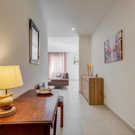 Daire Beautiful 3br Gem In The Heart Of St Julians Saint Julian's