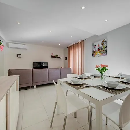 Beautiful 3br Gem In The Heart Of St Julians San Ġiljan