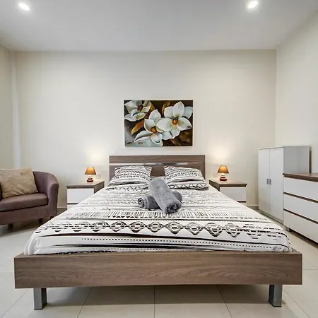 Beautiful 3br Gem In The Heart Of St Julians Apartment San Ġiljan